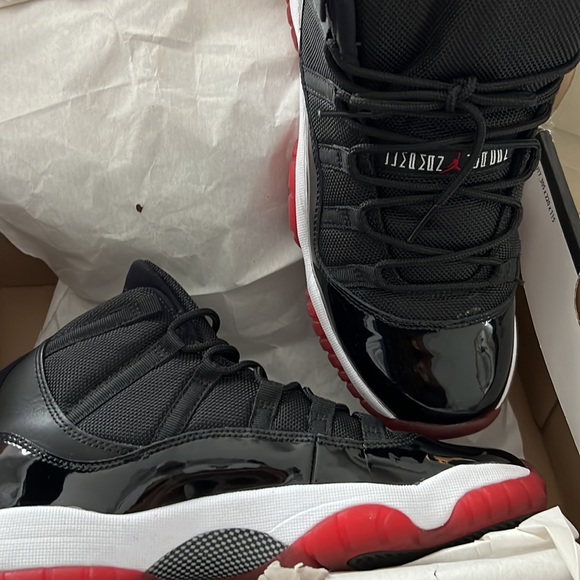 Air Jordan 11 Retro (GS) BREDs - Picture 4 of 5